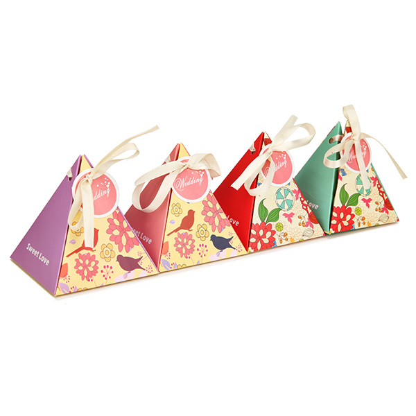 

1pcs Wedding Festival Candy Box European Style Triangle Hard Paper Ribbon Party Supplier