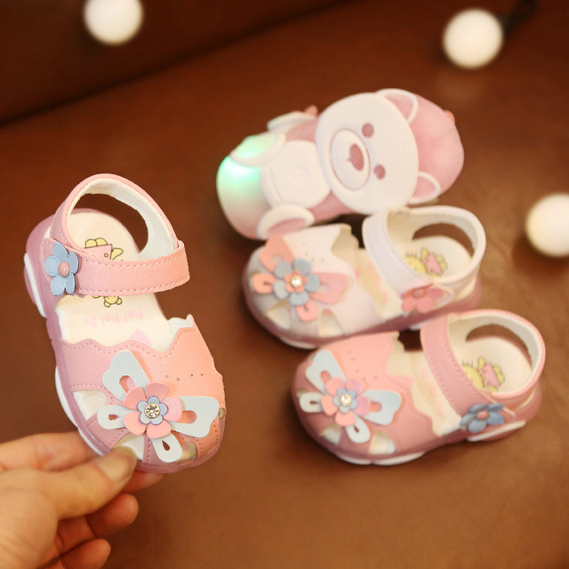 

Сезон Soft Нижняя нескользящая 0-1-2 лет девочка Baby Baotou Сандалии Мигающие огни Принцесса Малыша обувь