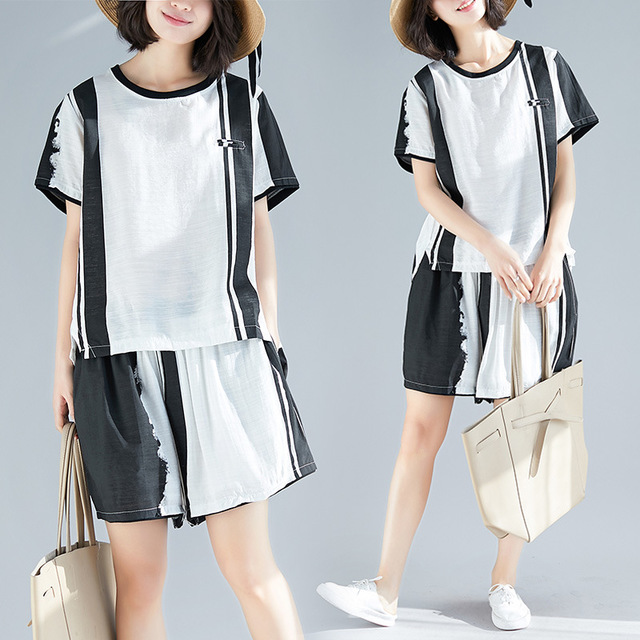 

Literary Ink Vertical Stripes Cotton And Linen Suit Women's Season Short-sleeved T-shirt Shorts Casual Two-piece