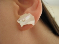 1 Pair Korean Style Cute White Natural Shell Sheep Ear Stud Hammer Earrings