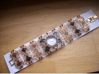 Stylish Crystal Rhinestone Round Dial Lady Bracelet Watch 3 Colors