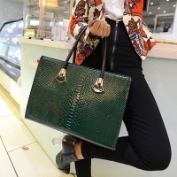 New Women Handbag Crocodile Pattern Commuter Bag Shoulder Bag 