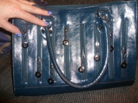 Fashion PU Leather Pure Color Rivet Zipper Decorated Handbag