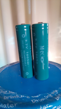 2PCS MECO 3.7v 3000mAh Rechargeable 18650 Li-ion Battery