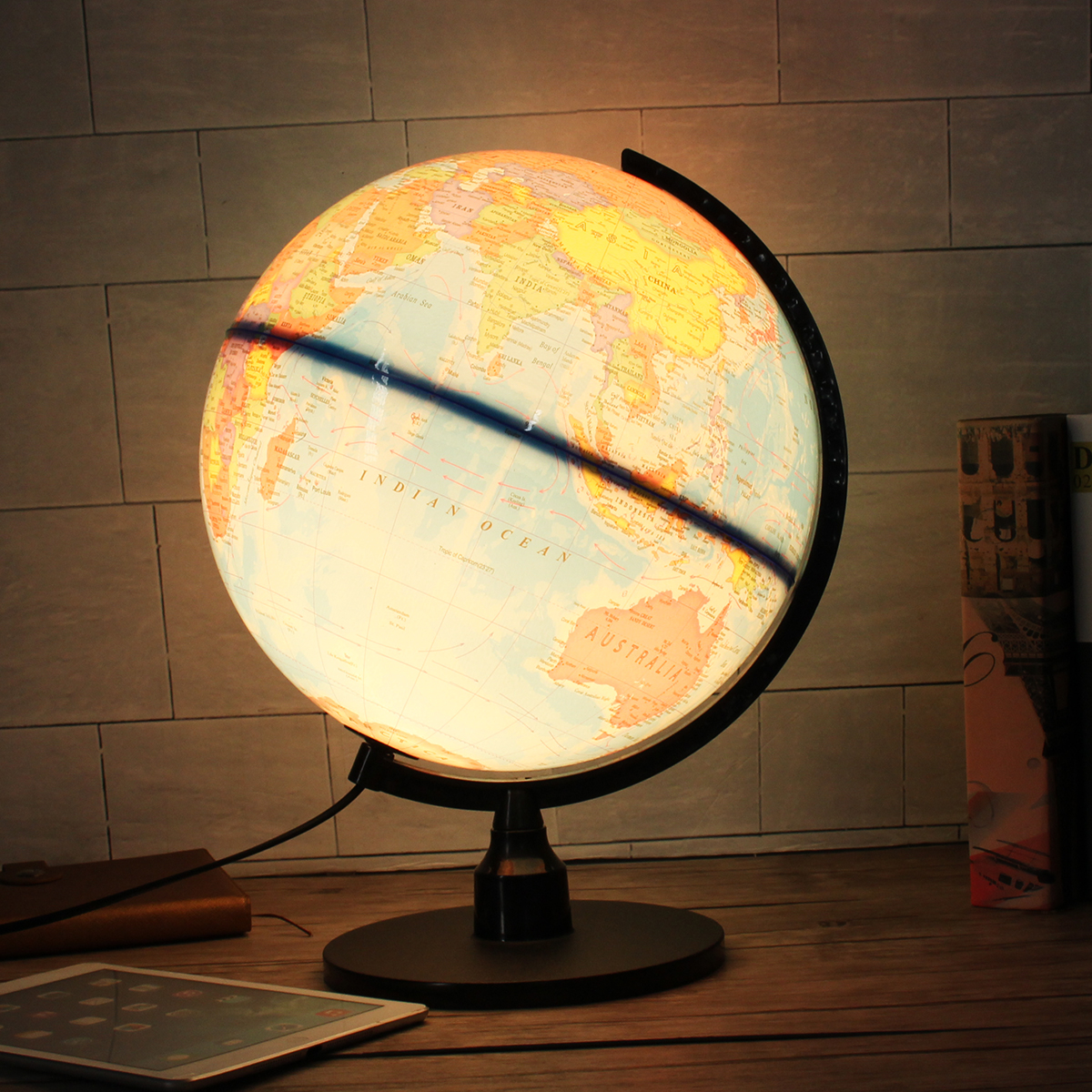 

Универсальный LED World Globe Вращающийся поворотный Карта Земли Атлас География