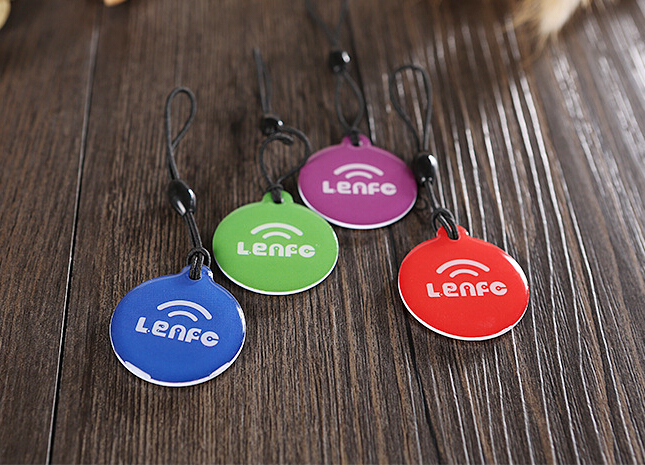 

(4 Pcs/Lot) Ntag216 NFC Tag Card Key Token 13.56mhz RFID 868 Bytes Card Label Keychain for All NFC Android Phone