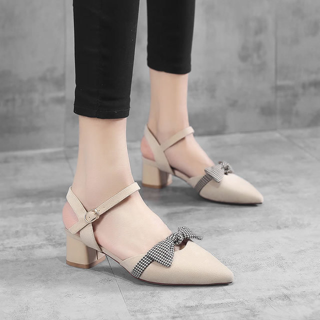 

Сезон Новые женские туфли со словом пряжки с мелким ртом одиночные туфли Baotou Сандалии женские остроконечные туфли на толстом каблуке женщ