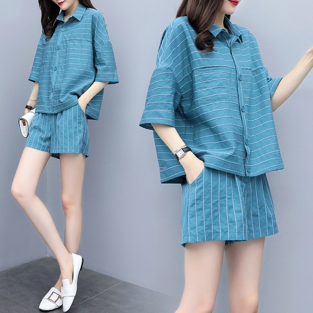 

Season New Fashion Casual Large Size Striped Wide Leg Shorts Two-piece Slimming Net Red Suit Female