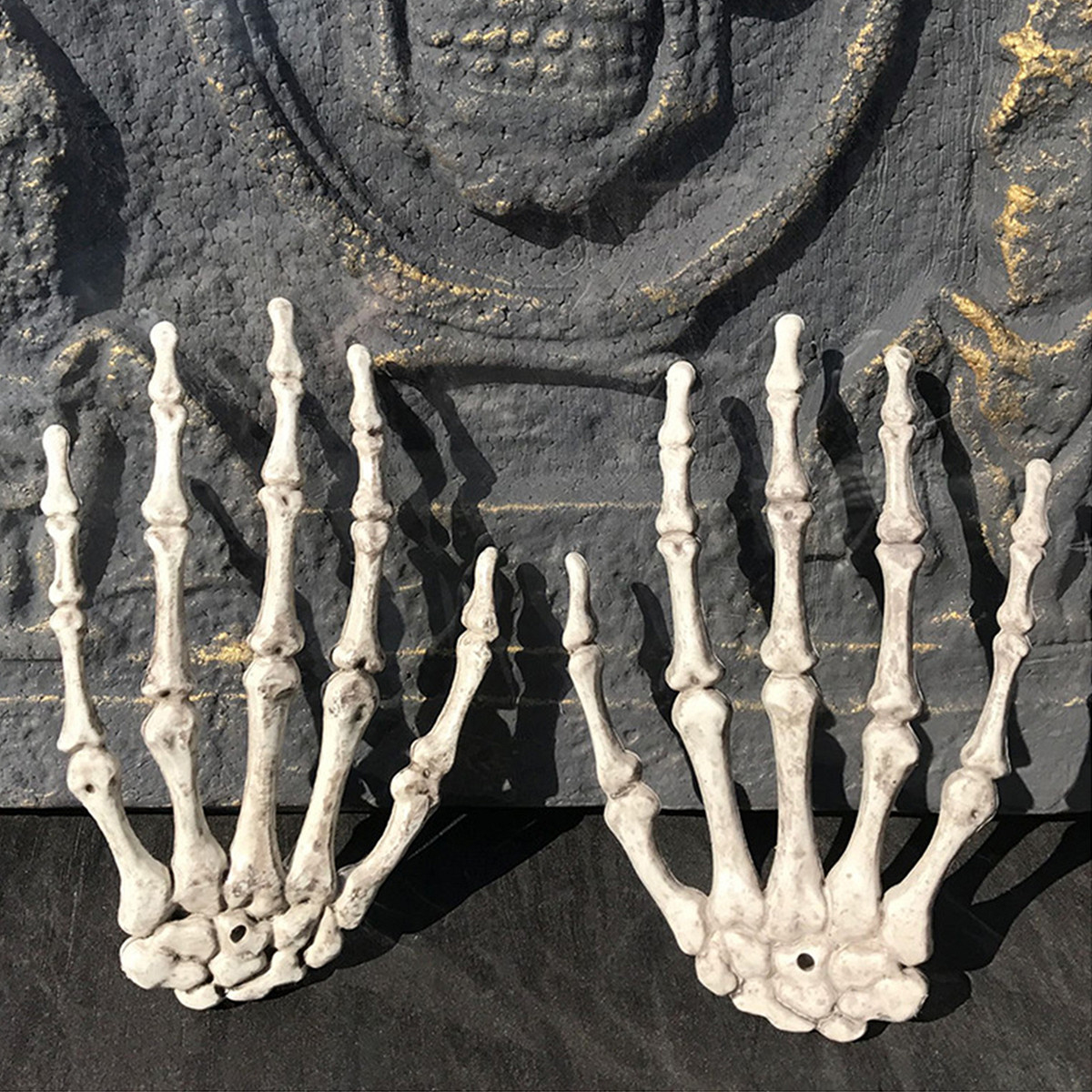 

Skeleton Skull Claw Hand Bone Mischievous Halloween Carnival Accessory Decorations