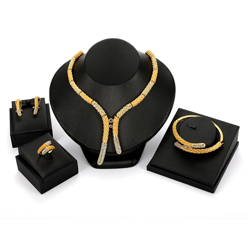 

Luxury Bridal Jewelry Set Rhinestones 18K Gold Stick Bar