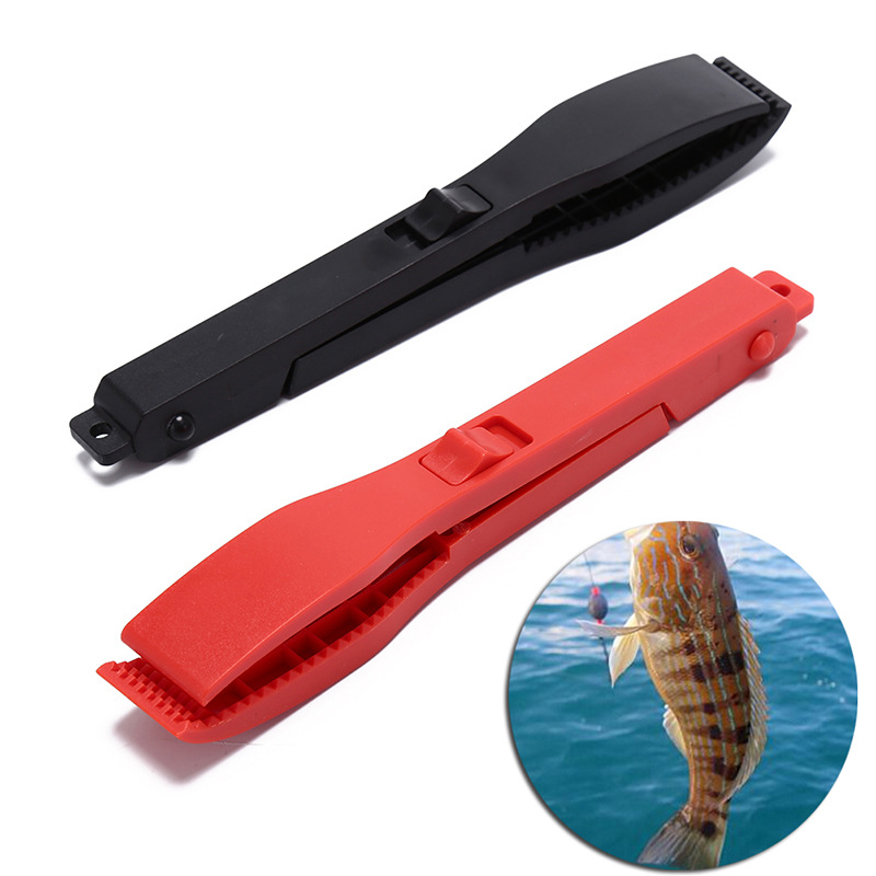 

Hand Controller Fishing Body Grip Clamp Gripper Grabber Plastic Tackle Tool Lock Fishing BBQ Fish Clip