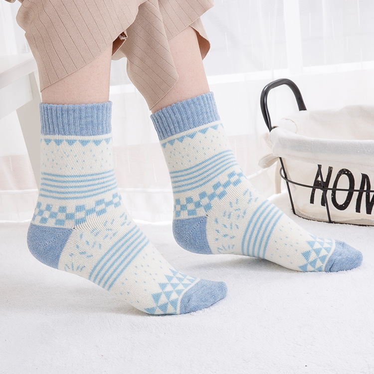 

Womens Winter Deodorization Stripes Socks