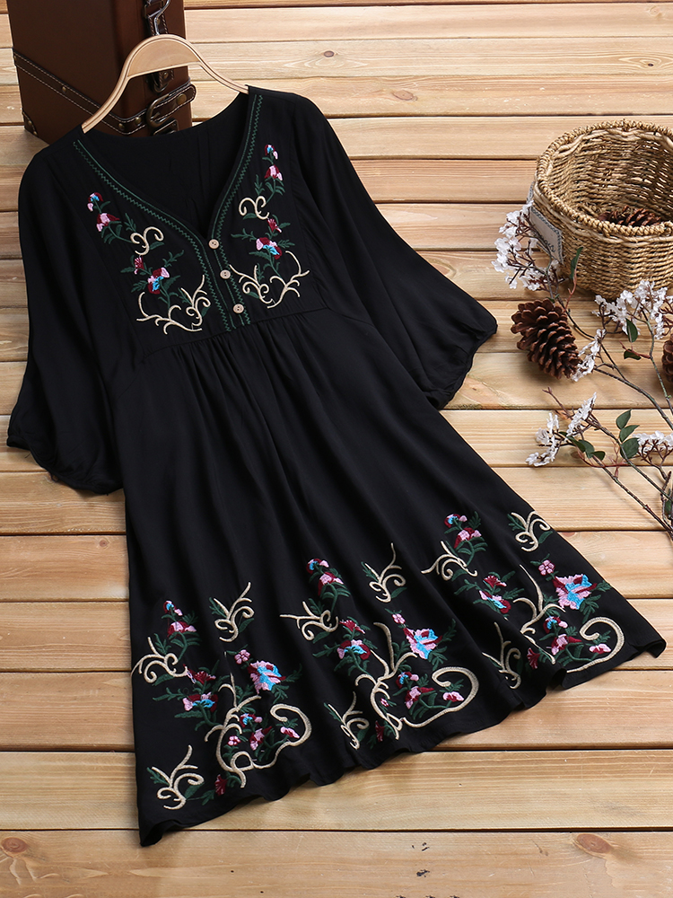 

Women Folk Style Loose Embroidered Batwing Sleeve Blouse