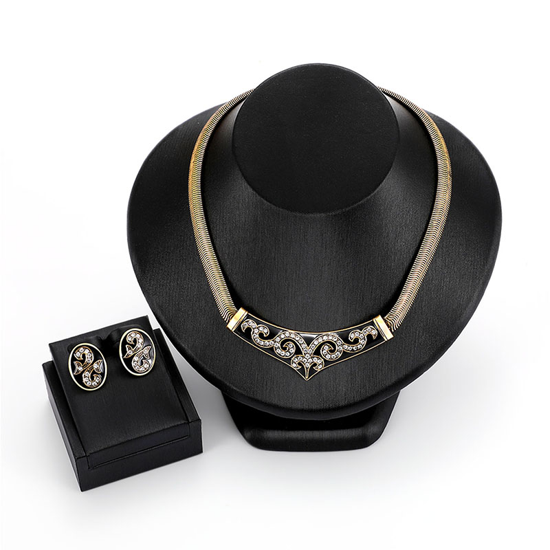 

Vintage Gold Chain Necklace Rhinestone Enamel Earrings