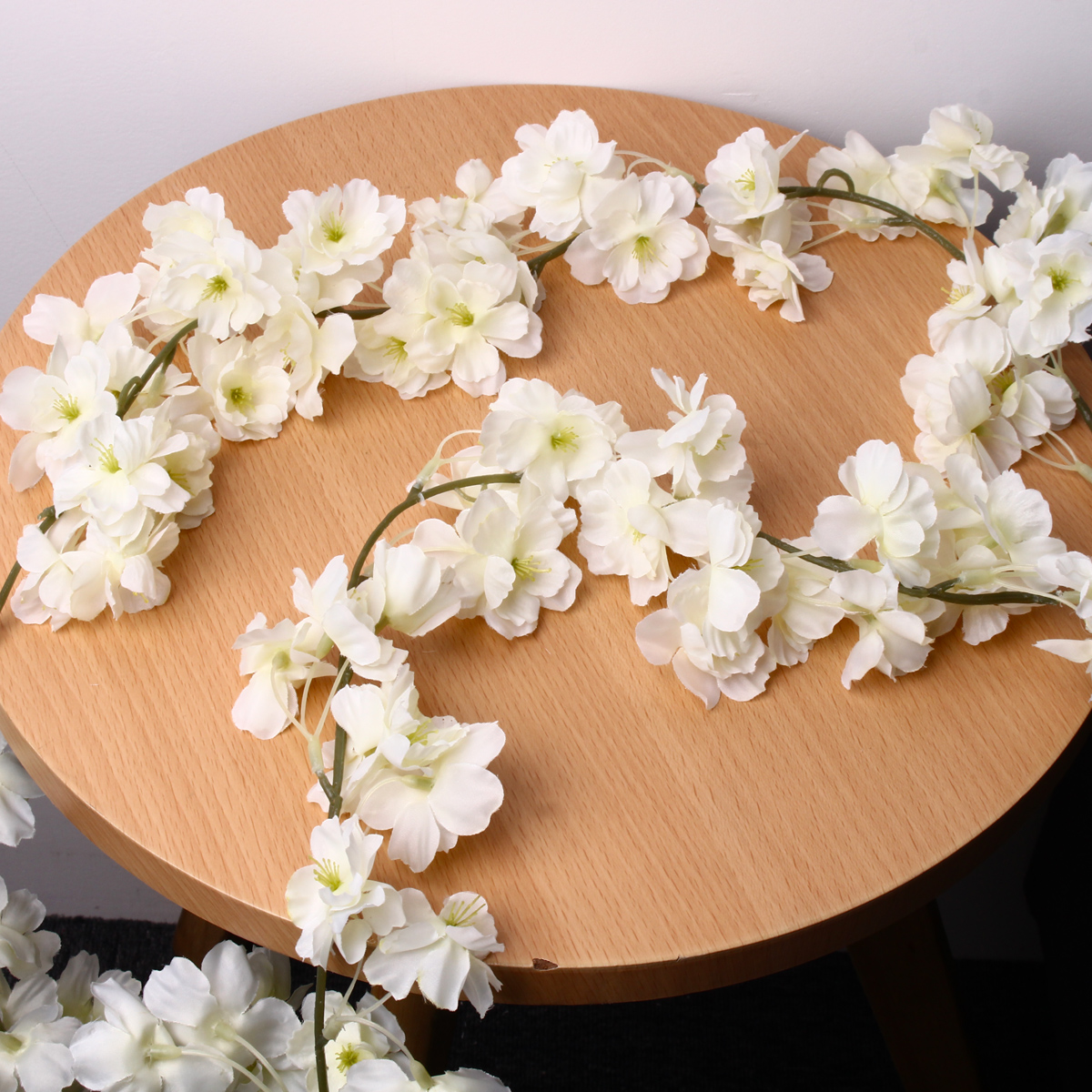 

Искусственный шелковый цветок цветущей вишни Висячие винные гирлянды Главная Свадебное Украшения