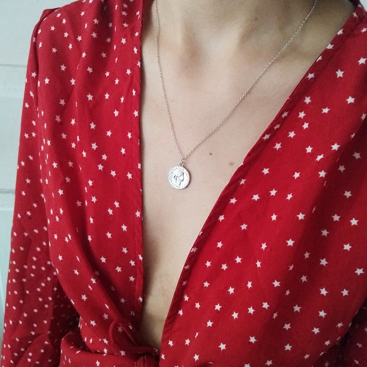 

Trendy Gold Pendant Clavicle Necklace