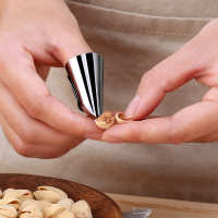 

Iron nail 304 finger protector peeling peeling sleeve set pine nuts pistachio kitchen tools stainless steel hand guard