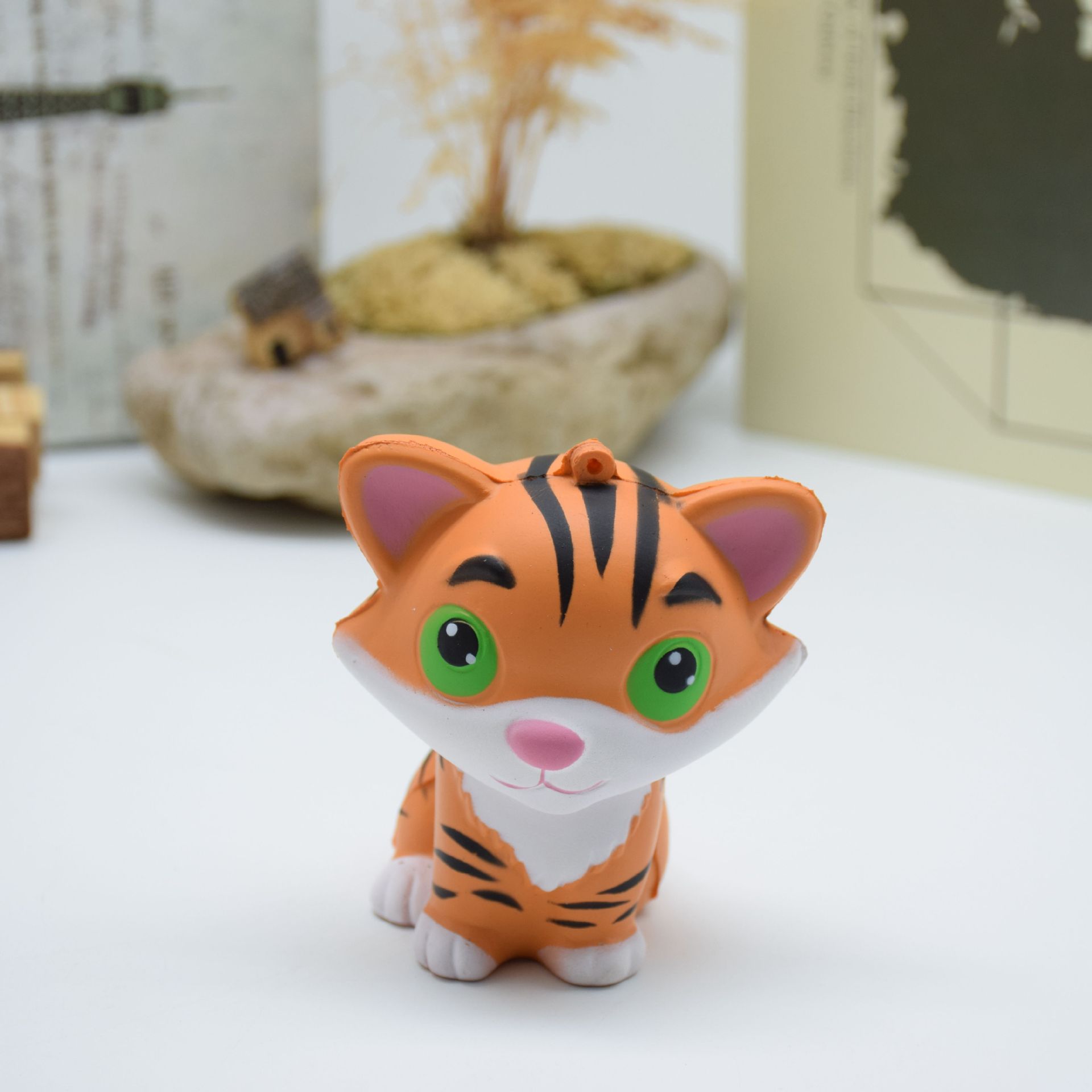 

PU Slow Rebound Toy Squishy Simulation Cartoon Relief Little Tiger Toy