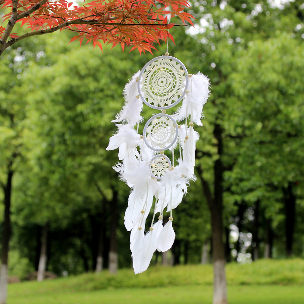 

White Lace Flower Dreamcatcher Wind Chimes Indian Style Feather Pendant Dream Catcher Creative Car Hanging Decoration with Feather Core Bead Dream Catcher for Wall Car Decoration Dream Catcher Decor