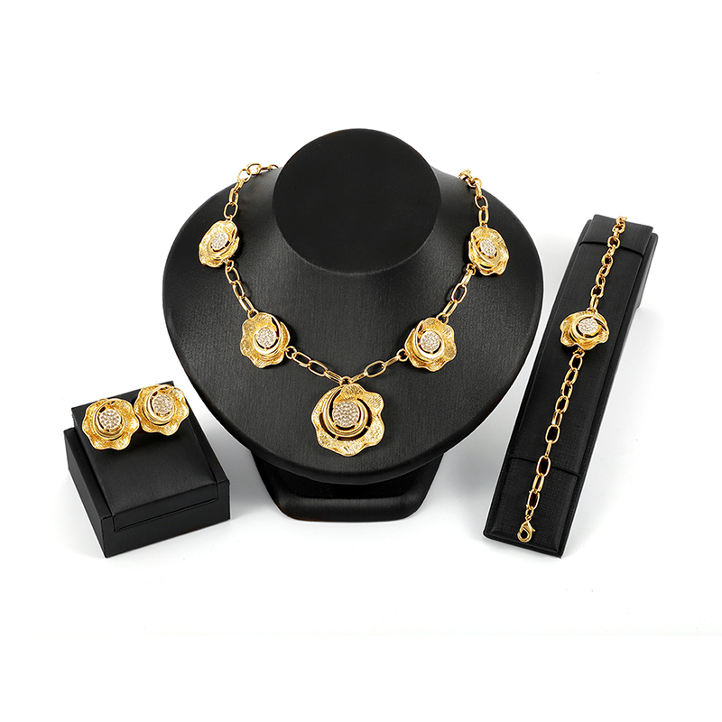 

Luxury Bridal Jewelry Set Rhinestone 18K Gold Flower