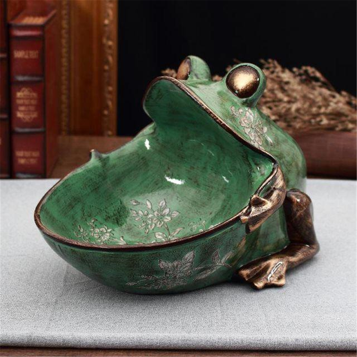 

Vintage Embossed Frog Storage Box Sculpture Sundry Container Statue Decorations