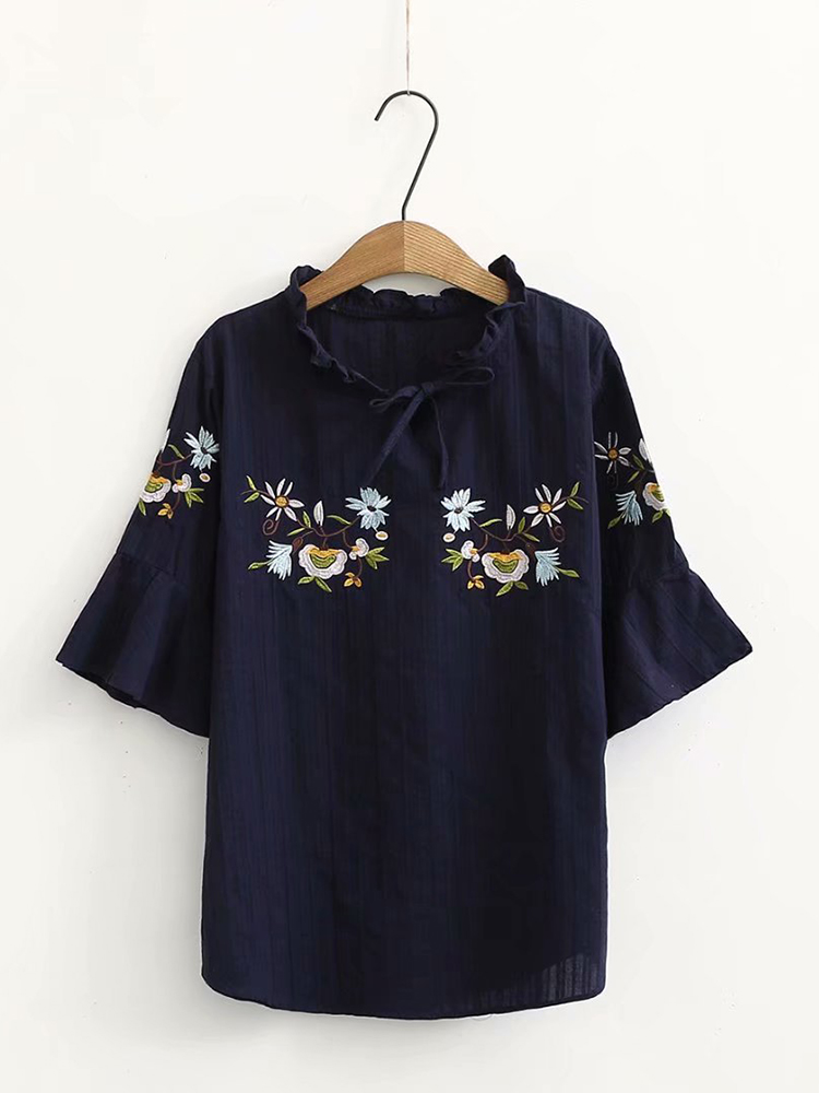 

Women Fashion Embroidery Flare Sleeves Blouse