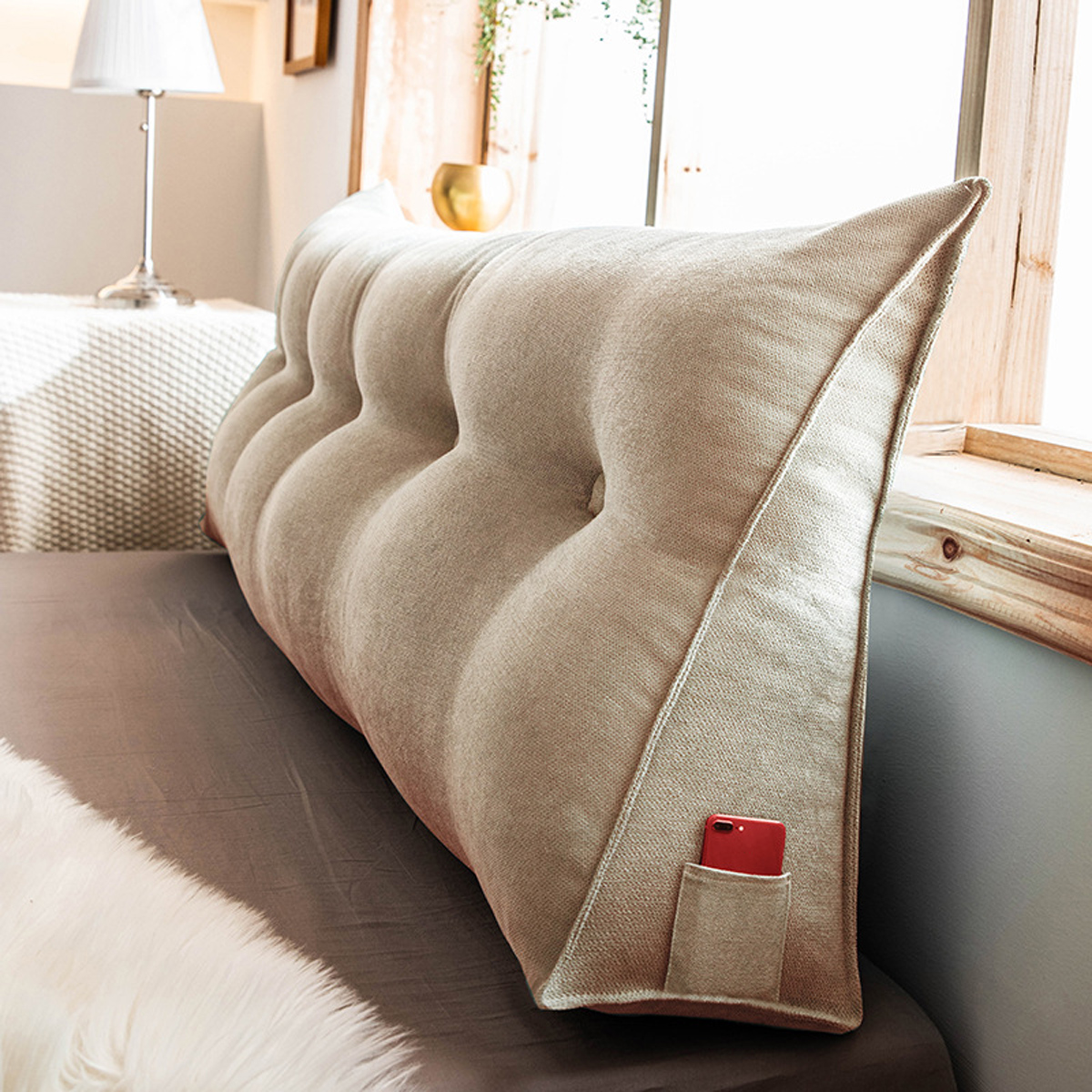 Подушки спинки купить. Bed rest Pillow подушка. Треугольная подушка. Подушки для спинки дивана. Большие подушки для дивана спинка.