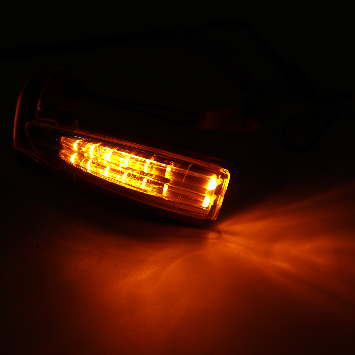 

Крыло автомобиля Индикаторная лампа зеркала повторителя габаритные огни левой / правой стороны для Peugeot 508 Citroen D