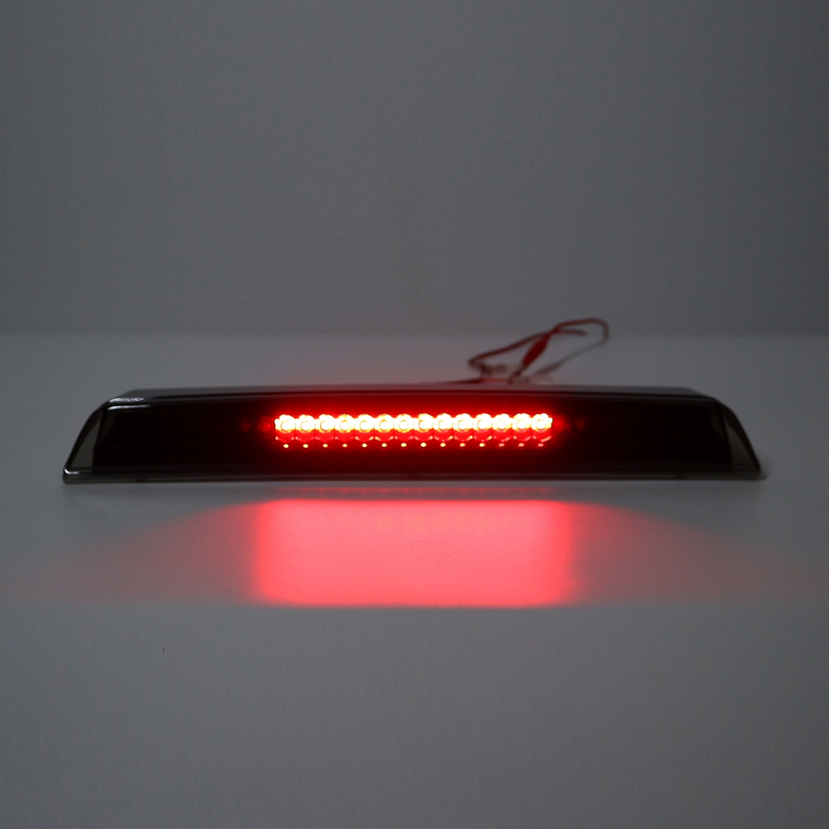 

Копченый Объектив LED 3-й задний стоп-сигнал для Nissan Titan 04-15 / 05-16 Frontier