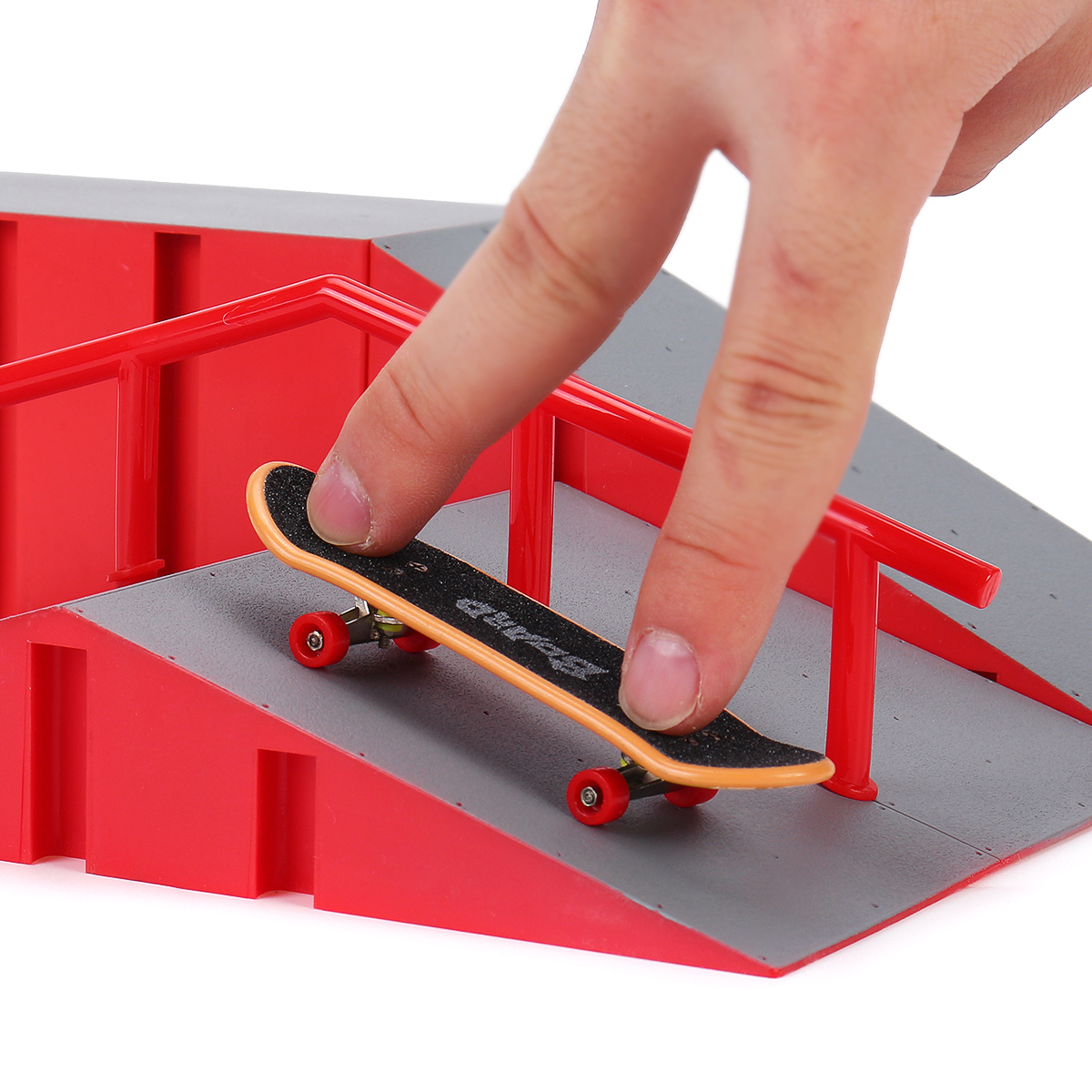 Mini Fingerboard Finger Skateboard & Skate Ramp Skate Park Play Set ...