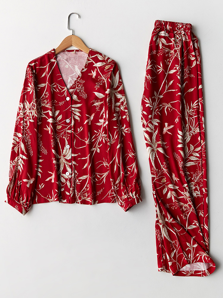 

Red Maple Printed Button-Down V Neck Long Sleeve Pajama Set