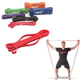 Cinturón elástico rojo de fitness para ejercicios de resistencia y entrenamiento de fuerza