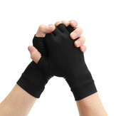 Ζευγάρι μισά γάντια κατά της αρθρίτιδας με χαλκό για ανακούφιση από τον πόνο και προστασία των χεριών κατά τη διάρκεια της προπόνησης.