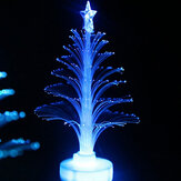 Színes LED-szálakból készült karácsonyfa díszítő éjszakai fény a fesztiválhoz