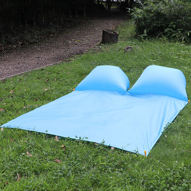 Tapis de pique-nique IPRee® avec oreiller, oreiller gonflable imperméable, tapis de sol portable étanche avec piquet de sol pour le camping, le pique-nique et la plage