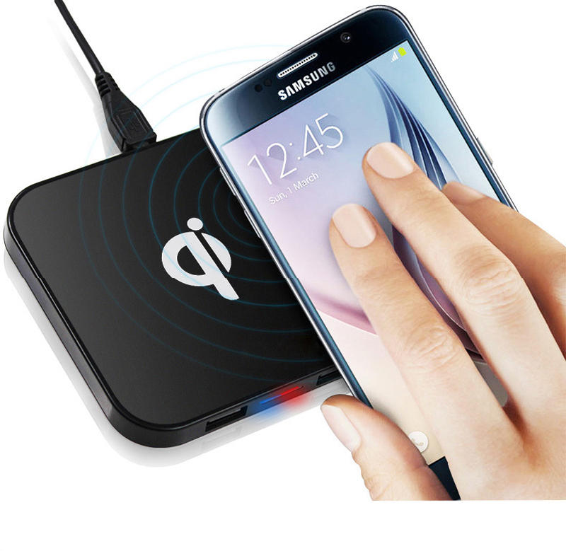 Bakeey Q8ユニバーサルデュアルUSB Qiワイヤレスチャージャーパッド（Samsung）Galaxy S8 S7 注意 8