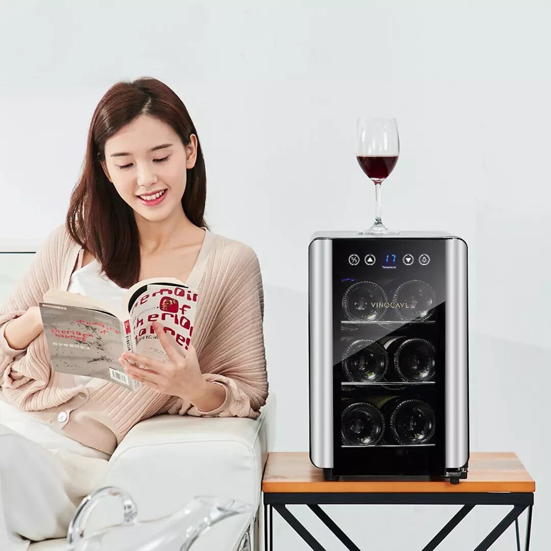 Chłodziarka do wina Xiaomi Winokaf Mini Thermostat Alcohol Cabinet za $169.99 / ~638zł