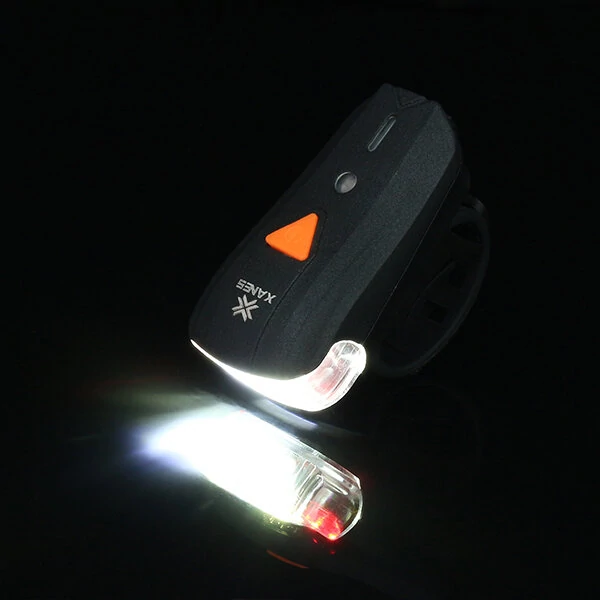 XANES SFL-01 600LM XPG + 2 LED per bicicletta tedesco Smart Sensor spia luminosa impermeabile per bicicletta anteriore Luce frontale per torcia elettrica 5 Modalità USB per ricarica notturna