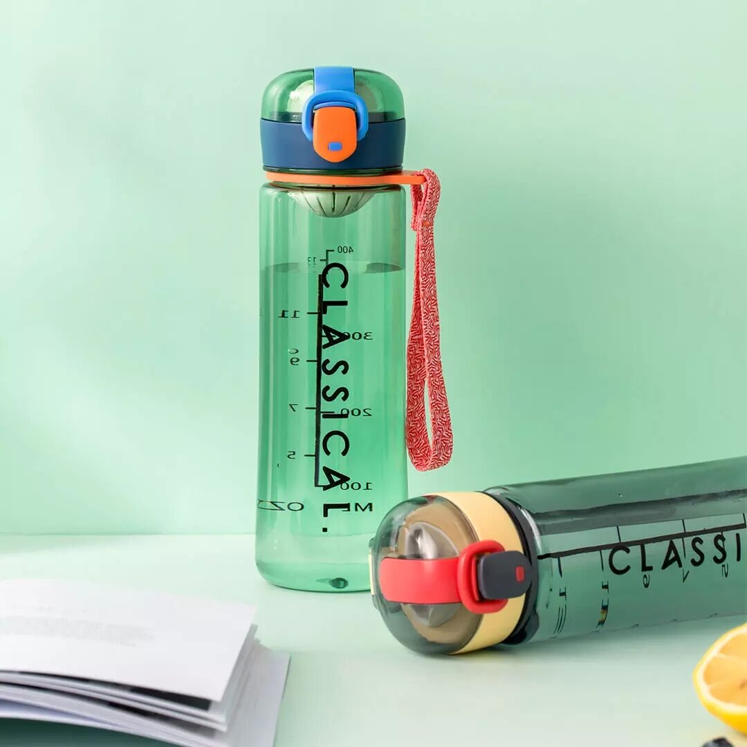 Botella de agua Jordan & Judy de 500 ml sin BPA con tapa de flip-flop con bloqueo a prueba de fugas y a prueba de polvo, botella de agua deportiva colorida para camping y viajes