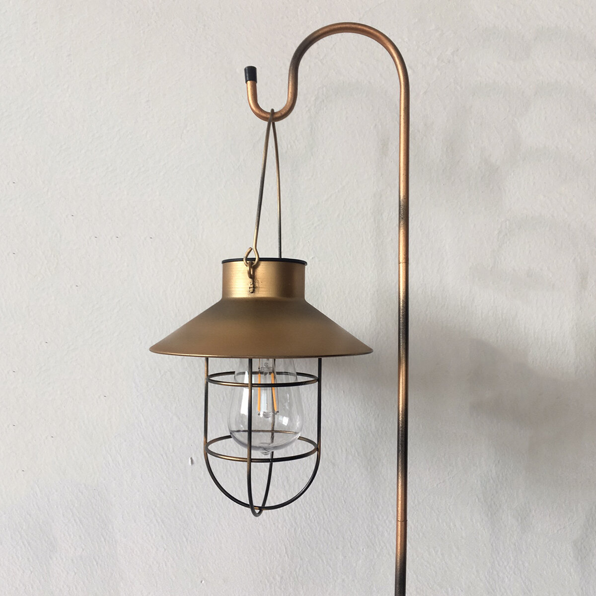Black/Bronze Retro Solar PoweredLantern Outdoor Hanging Solar Light Vintage Lamp With Warm