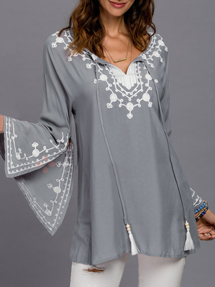 

Women Elegant Embroidery Flare Sleeves Loose Blouse
