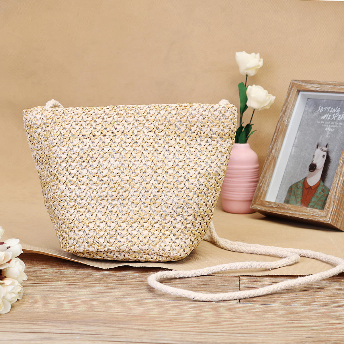 Retro Beach Bag Straw Rattan Woven Round Handbag Vintage Knitted Messenger